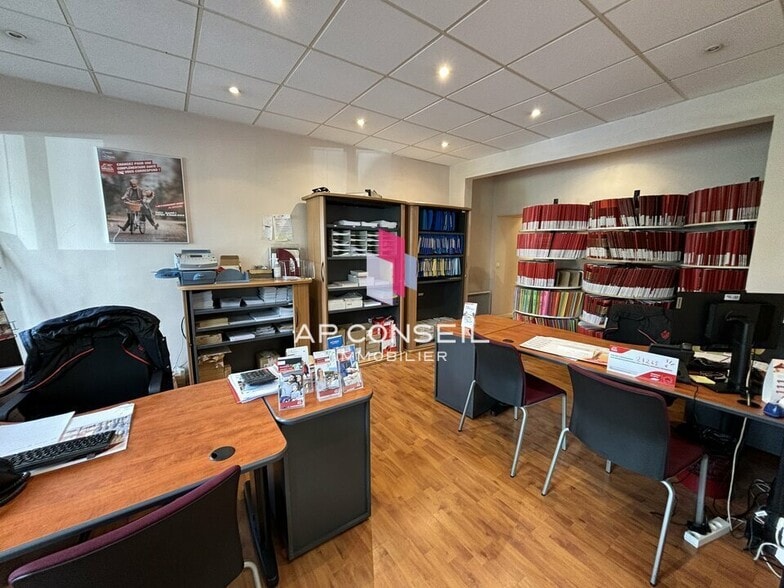Office/Retail in Versailles for lease - Interior Photo - Image 2 of 4