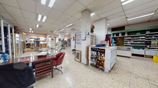 Plus de détails pour Multi-résidentiel à vendre