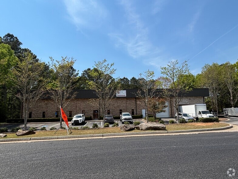 140 Etowah Trce, Fayetteville, GA for lease - Primary Photo - Image 1 of 2