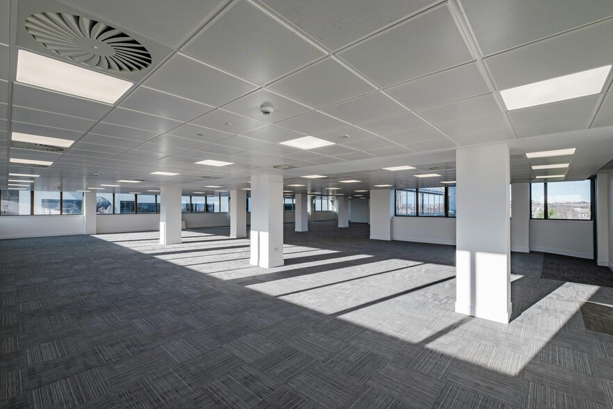 Union Row, Aberdeen for lease - Interior Photo - Image 2 of 4