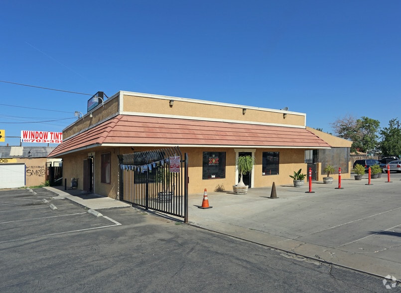 2112 E California Ave, Bakersfield, CA for sale - Primary Photo - Image 1 of 56