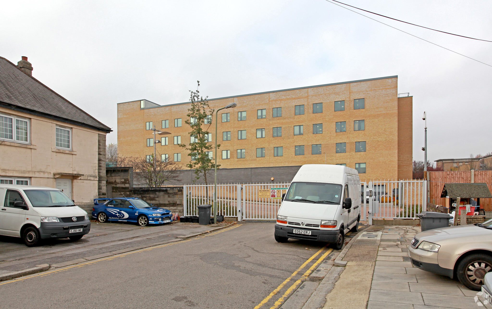 Squires Ln, London for lease Primary Photo- Image 1 of 5