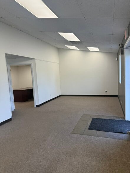 150 Cooper Rd, West Berlin, NJ à vendre - Photo du bâtiment - Image 2 de 7