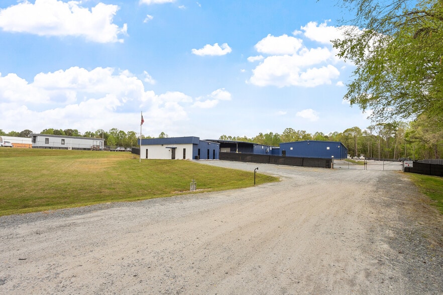 554 Old Roberts Rd, Benson, NC for sale - Building Photo - Image 3 of 16