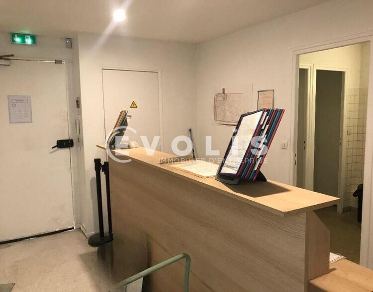 Office in Saint Soupplets for lease - Interior Photo - Image 2 of 2
