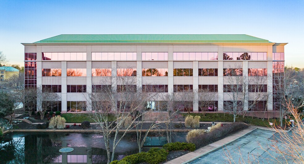 3957 Westerre Pky, Richmond, VA à louer - Photo du bâtiment - Image 2 de 11