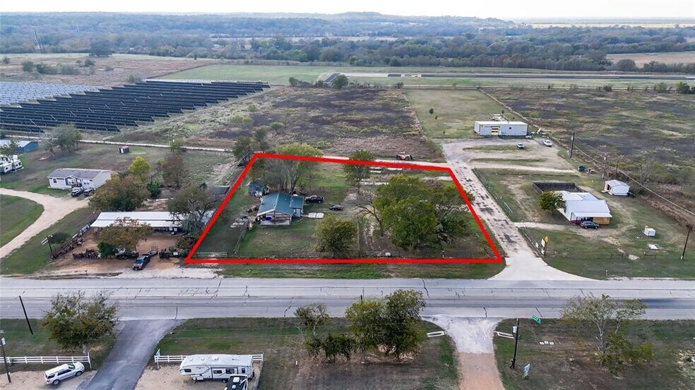 655 NW Loop 230, Smithville, TX à vendre - Photo du bâtiment - Image 2 de 13