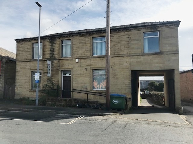 21 Old Leeds Rd, Huddersfield for sale Primary Photo- Image 1 of 4