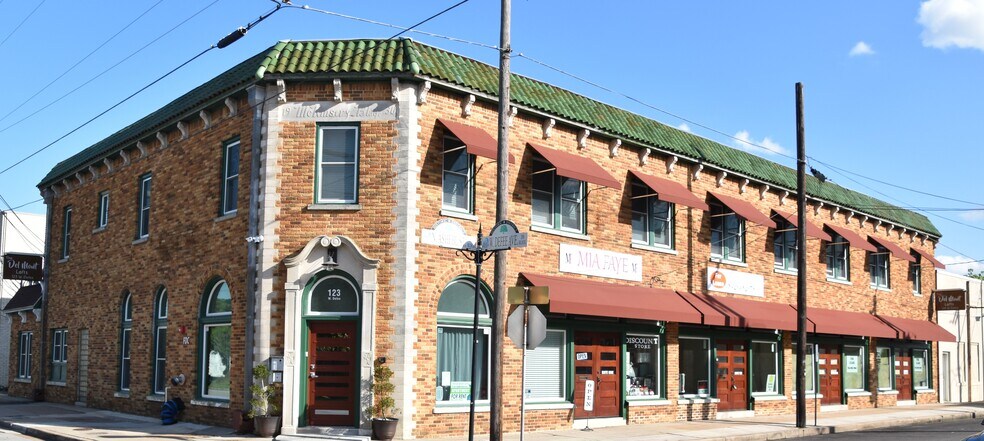 123 W Defee Ave, Baytown, TX à louer - Photo du bâtiment - Image 2 de 5