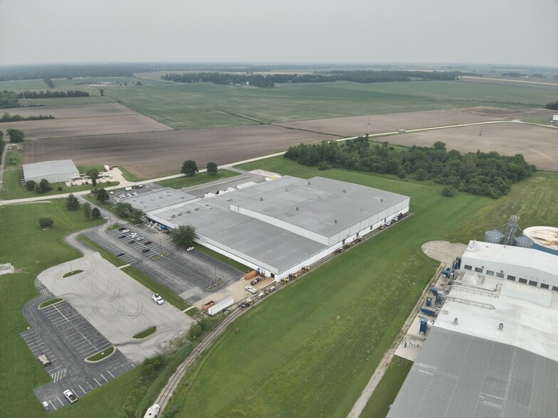 2000 Wolf Industrial Park, Greenville, IL for sale - Building Photo - Image 2 of 6
