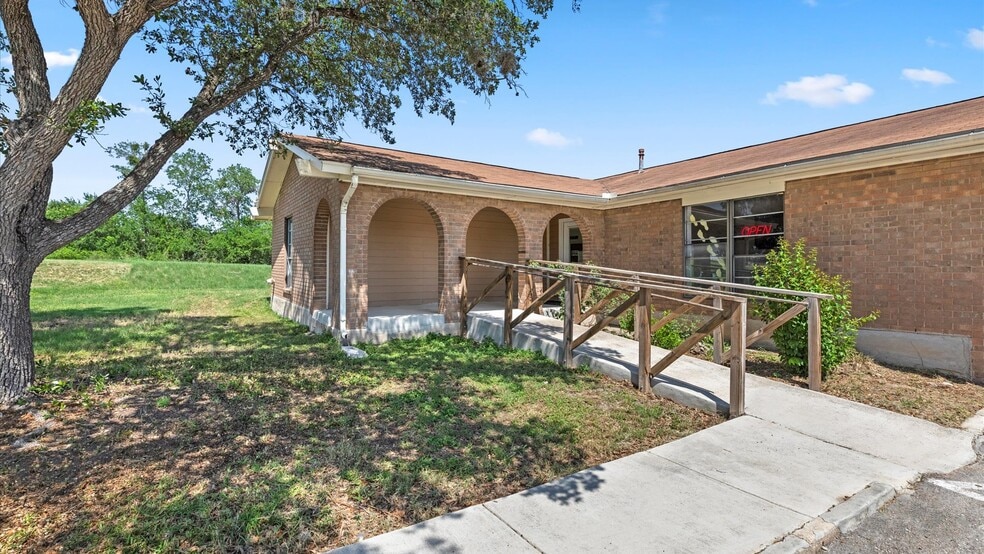 9050 FM 78 Rd, Converse, TX à vendre - Photo du bâtiment - Image 3 de 21