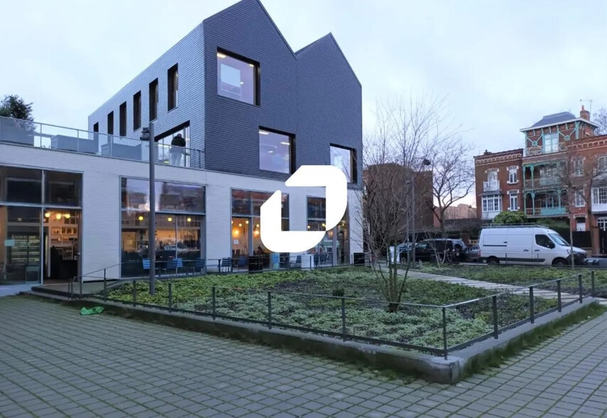 Retail in Lille for lease - Building Photo - Image 3 of 4