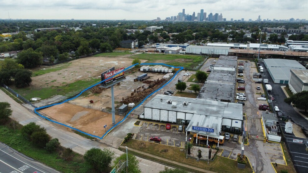 1550 N Loop, Houston, TX à louer - Photo du bâtiment - Image 2 de 5