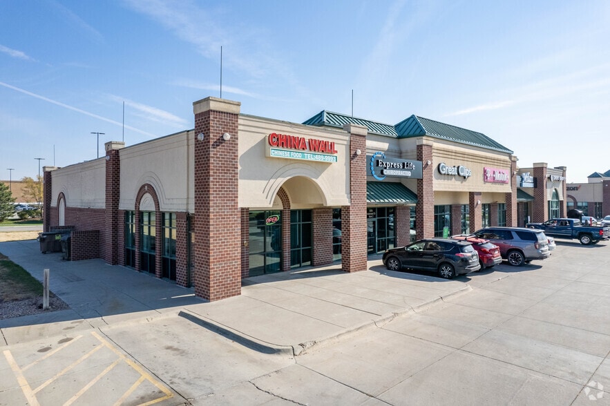 8550 Andermatt Dr, Lincoln, NE for lease - Building Photo - Image 2 of 3