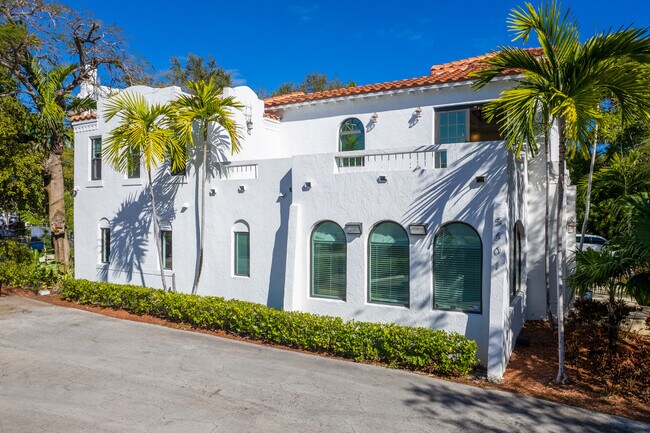 Plus de détails pour 5601 Biscayne Blvd, Miami, FL - Bureau à louer