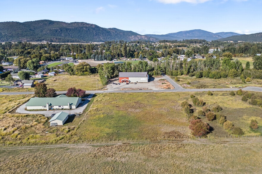 XX2 7th St, Chewelah, WA à vendre - Photo du bâtiment - Image 3 de 4