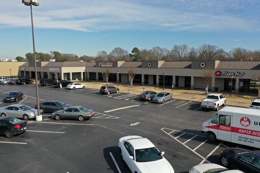 6152-6192 Macon Rd, Memphis, TN à louer - Photo du bâtiment - Image 3 de 4