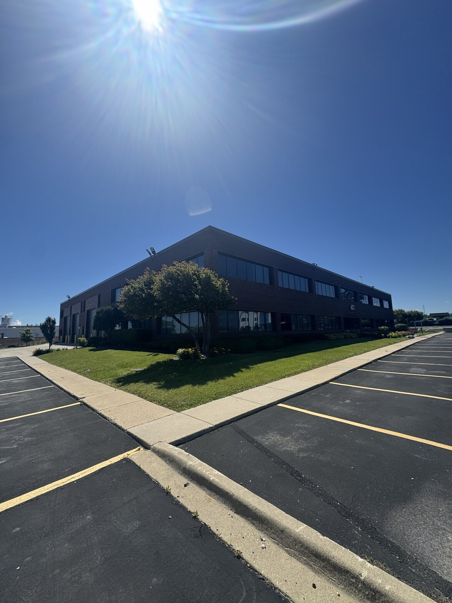 621 Busse Rd, Bensenville, IL for lease Building Photo- Image 1 of 33