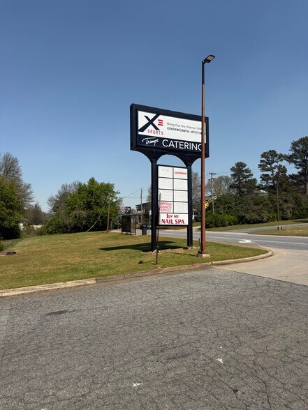 2026 S Milledge Ave, Athens, GA à louer - Photo du bâtiment - Image 2 de 3