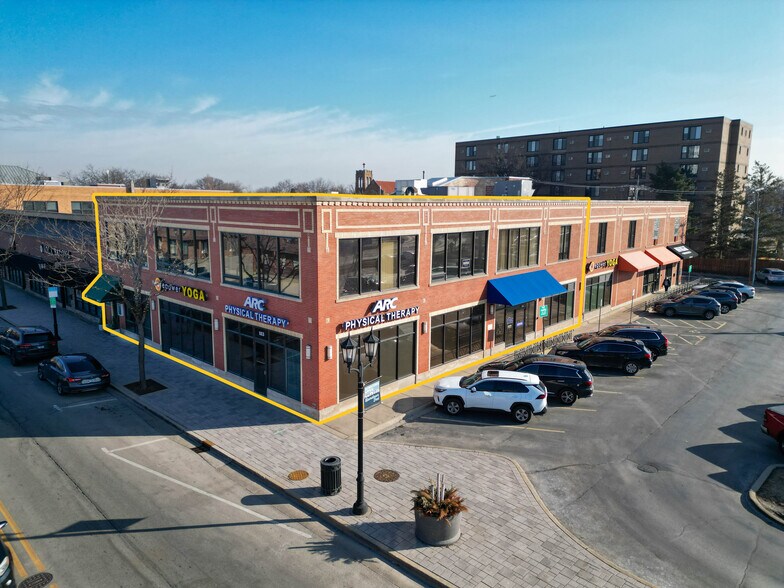 183 N York St, Elmhurst, IL à louer - Photo du bâtiment - Image 3 de 7