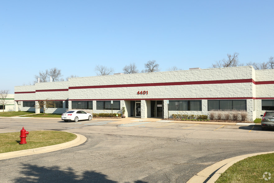 4401 Varsity Dr, Ann Arbor, MI for lease - Building Photo - Image 1 of 10