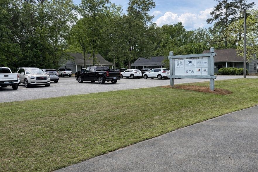 421 Barony St, Moncks Corner, SC for sale - Building Photo - Image 3 of 29