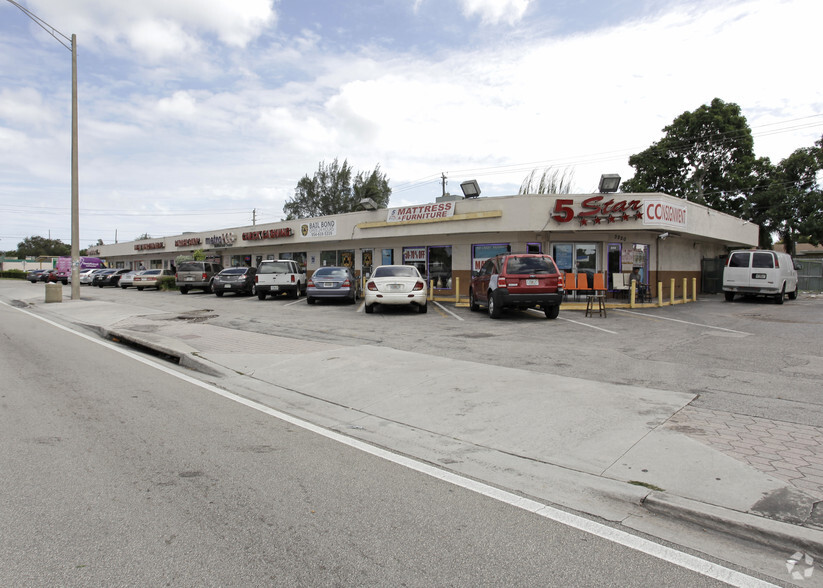 3200-3218 W Broward Blvd, Fort Lauderdale, FL for lease - Primary Photo - Image 1 of 1