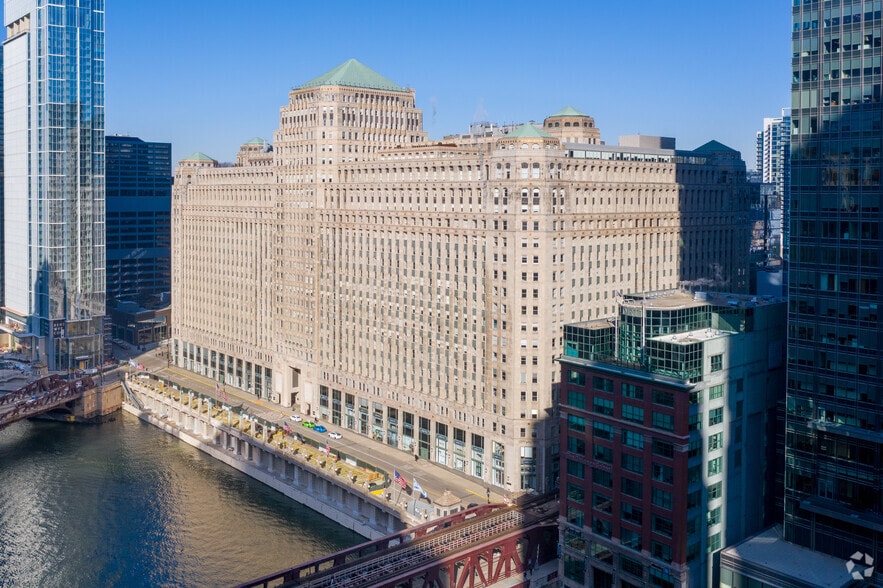 222 Merchandise Mart Plz, Chicago, IL for lease - Primary Photo - Image 1 of 32