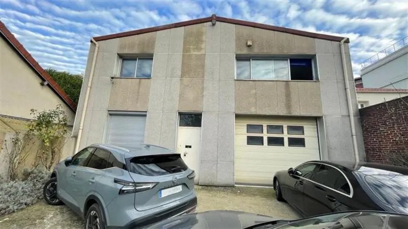 Flex in Romainville for sale - Building Photo - Image 1 of 5