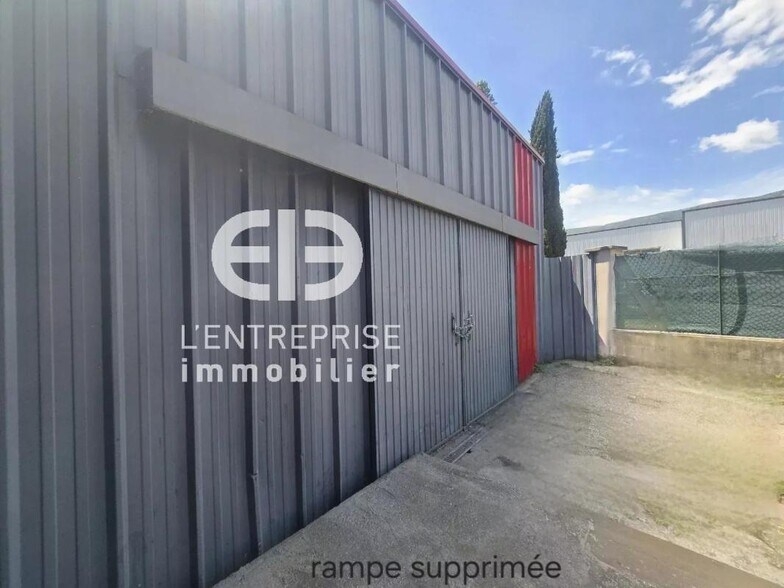 Industriel dans Carros à louer - Photo du bâtiment - Image 1 de 10