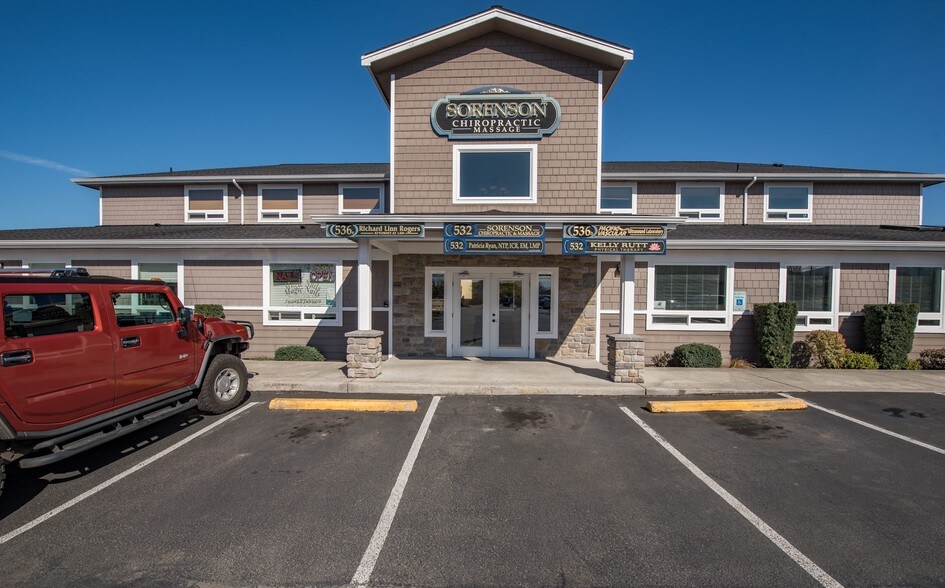 538 N 5th Ave, Sequim, WA à vendre - Photo du bâtiment - Image 3 de 10