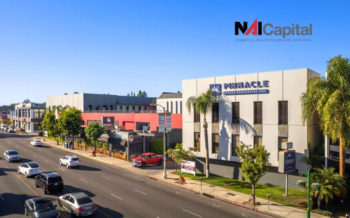 17337 Ventura Blvd, Encino, CA for lease Primary Photo- Image 1 of 6