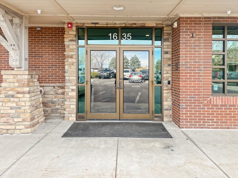 1635 Foxtrail Dr, Loveland, CO à louer - Photo du bâtiment - Image 3 de 14