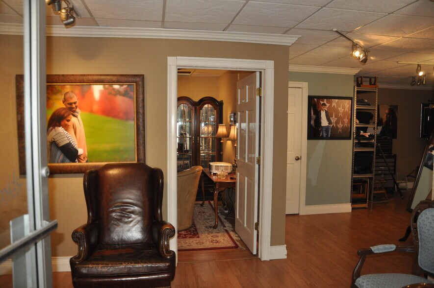 113 Locust St, Monticello, MN à louer - Photo du bâtiment - Image 3 de 9