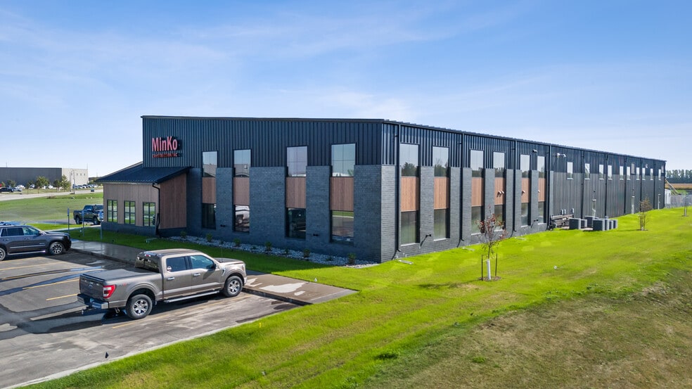 4111 34th Ave S, Moorhead, MN à louer - Photo du bâtiment - Image 2 de 6