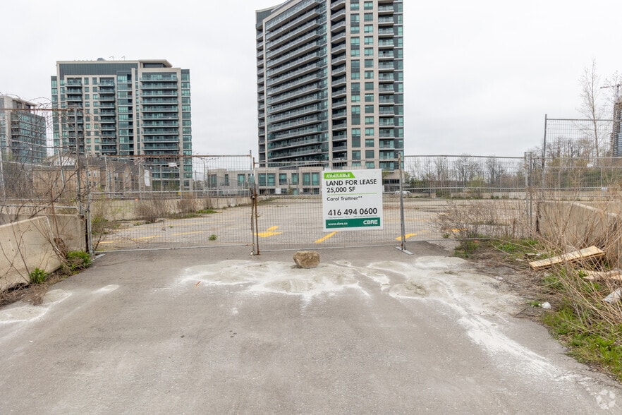 Leaside Business Park Portfolio portefeuille de 2 propriétés à vendre sur LoopNet.ca - Photo principale - Image 2 de 2