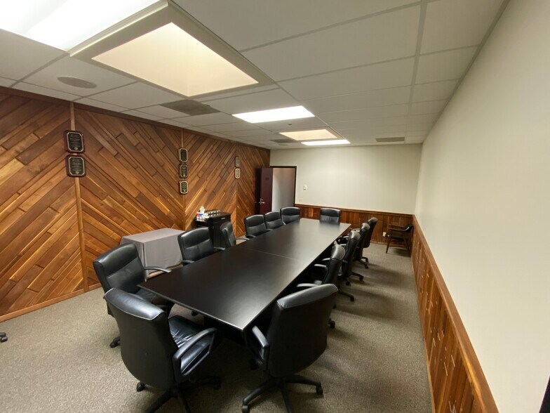 7700 Industrial Dr, Forest Park, IL à louer - Photo du bâtiment - Image 3 de 4