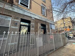 590 Onderdonk Ave, Ridgewood, NY à louer Photo intérieure- Image 1 de 11