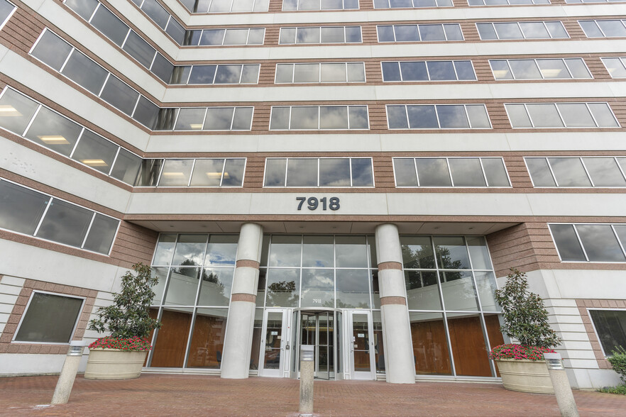 7918 Jones Branch Dr, McLean, VA for lease - Building Photo - Image 2 of 11