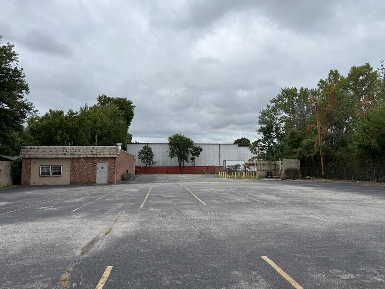 3875-3883 E Livingston Ave, Columbus, OH for lease - Building Photo - Image 3 of 18