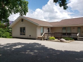 2001 W Monroe St, Springfield, IL for lease Building Photo- Image 1 of 20
