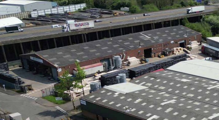 Staircraft Group portefeuille de 3 propriétés à vendre sur LoopNet.ca - Photo du bâtiment - Image 3 de 3