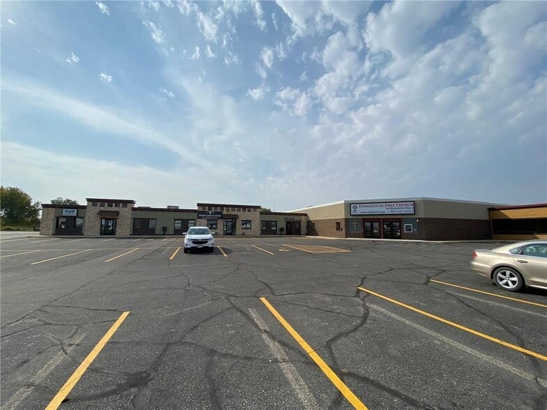 1380 E Bridge St, Redwood Falls, MN for lease - Building Photo - Image 3 of 3