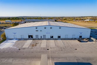 8175 Bracken Creek Dr, San Antonio, TX for lease Interior Photo- Image 2 of 12