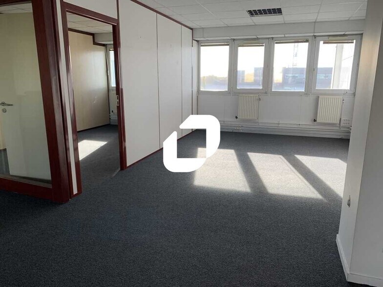 4 Ter Avenue De France, Massy for lease - Interior Photo - Image 3 of 12