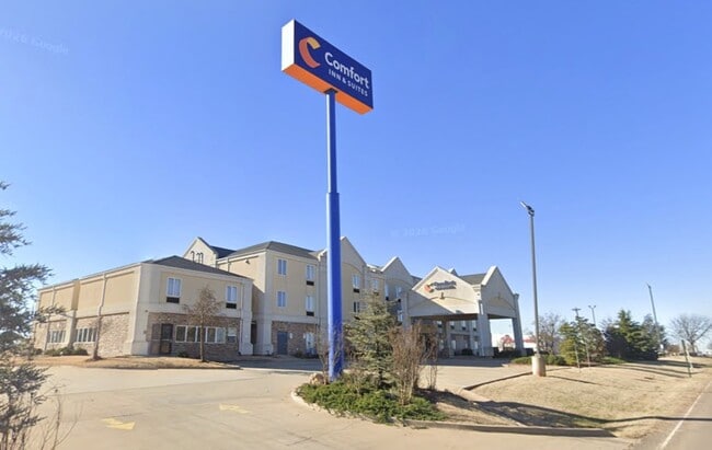 Plus de détails pour 3112 W Fir St, Perry, OK - Services hôteliers à vendre