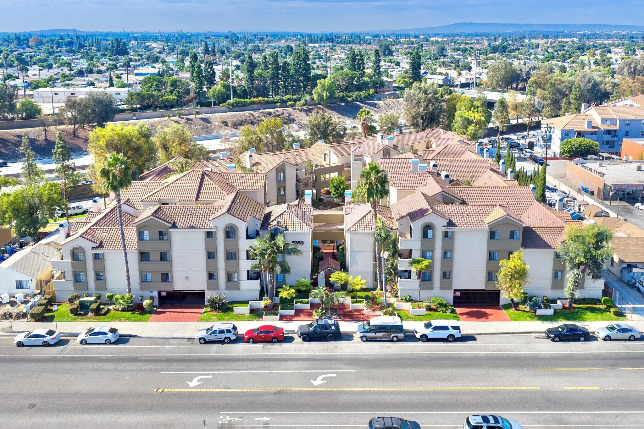 8350 Gardendale St, Paramount, CA à vendre Photo du bâtiment- Image 1 de 33