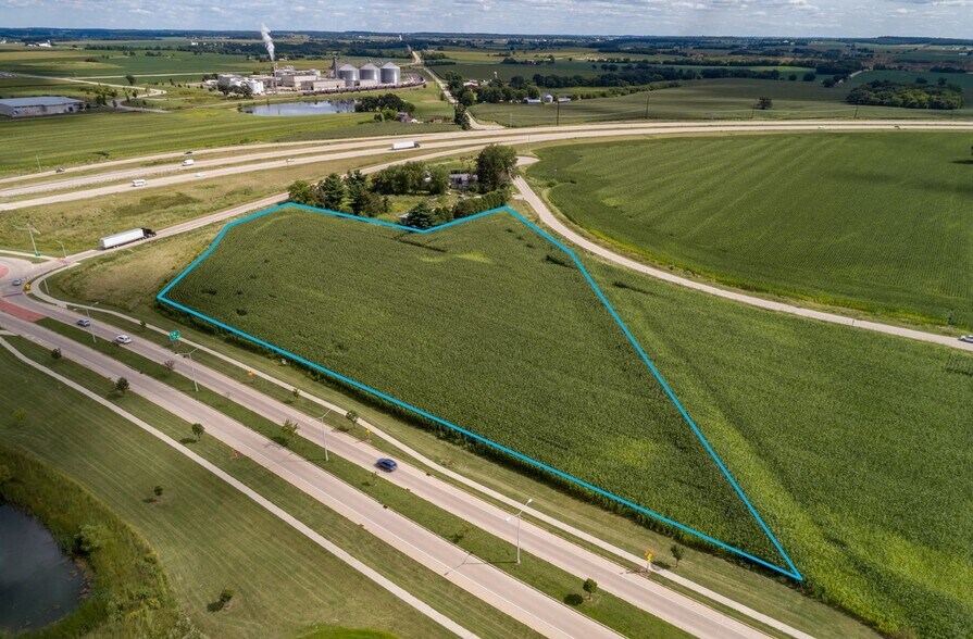 STH 26 @ STH 59, Milton, WI à vendre - Photo du bâtiment - Image 1 de 4
