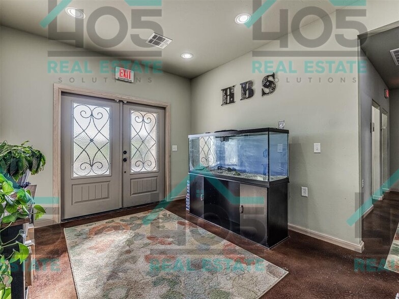 1917 Commerce, Choctaw, OK for lease - Interior Photo - Image 3 of 11