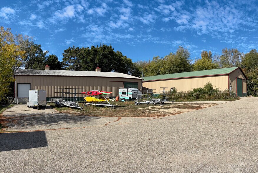 6401 Edna Taylor Pky, Monona, WI for lease - Building Photo - Image 1 of 3